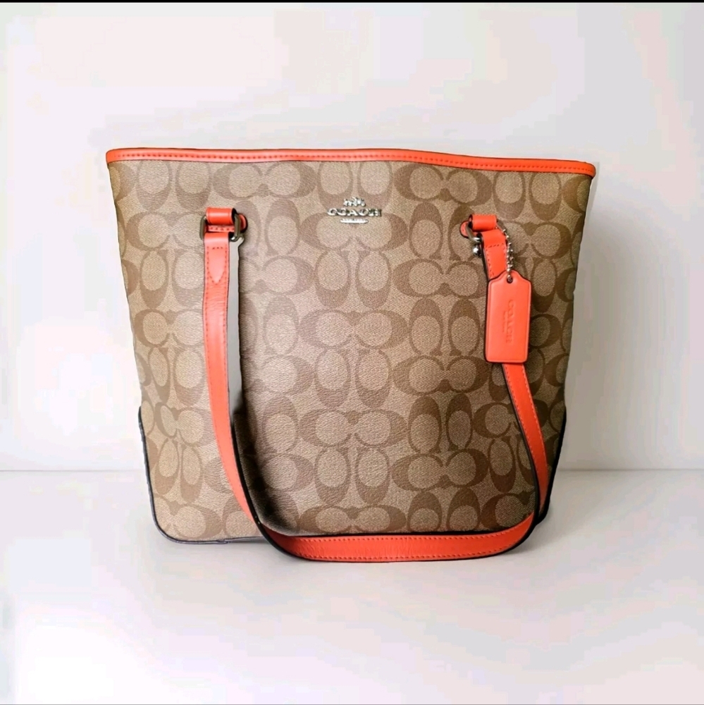 COACH Shoulder bag Signature Authentic A951